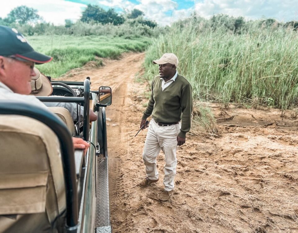 What Should I Wear on a Game Drive Safari?