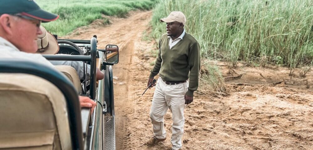 What Should I Wear on a Game Drive Safari?